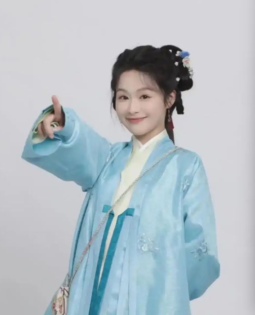 要演技有科班要番位只有18线短剧女演员困境：要学历有硕士(图2)