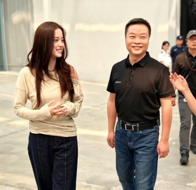 何小鹏好有光这可把我急坏了欧阳娜娜是我的最爱她看着(图1) 何小鹏好有光这可把我急坏了欧阳娜娜是我的最爱她看着(图1)