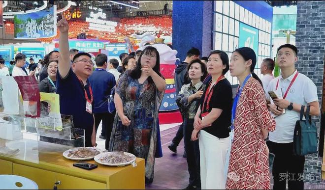 堆文创亮相深圳文博会!火爆!罗江非遗、三星(图3) 堆文创亮相深圳文博会!火爆!罗江非遗、三星(图3)