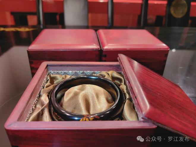 堆文创亮相深圳文博会!火爆!罗江非遗、三星(图9) 堆文创亮相深圳文博会!火爆!罗江非遗、三星(图9)